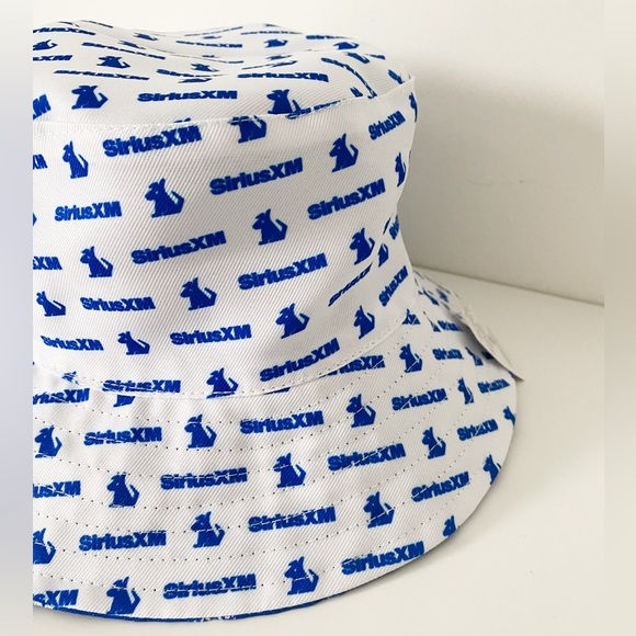BNWT Reversible Bucket Hat, Sirius XM, Blue and White - Picture 7 of 8